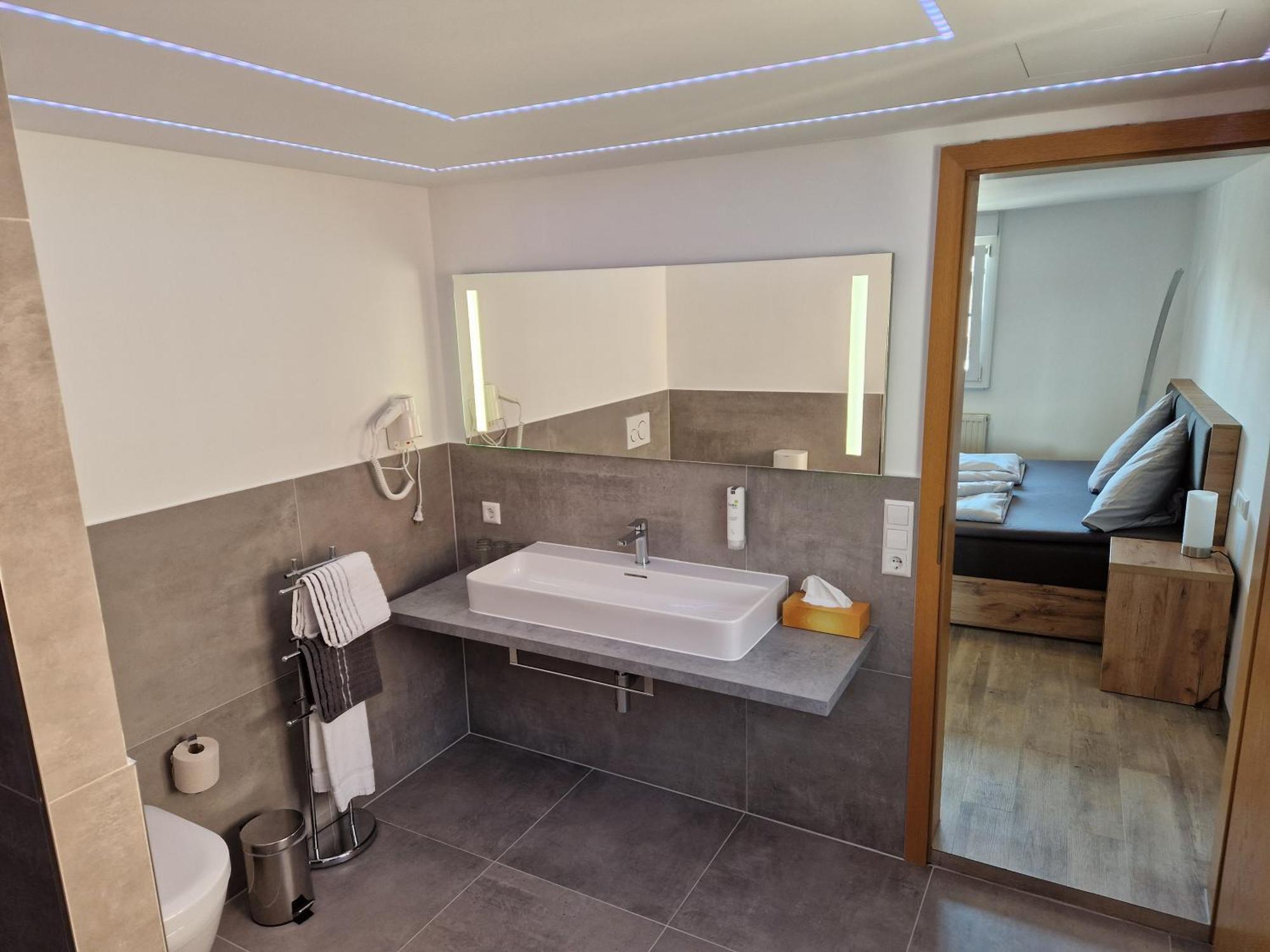 Hotel Dreikoenig & Restaurant Seegourmet Хагнау Екстериор снимка