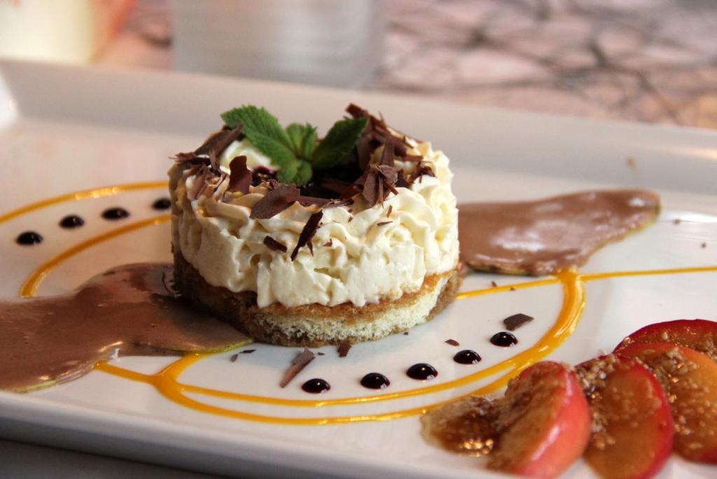 Hotel Dreikoenig & Restaurant Seegourmet Хагнау Екстериор снимка